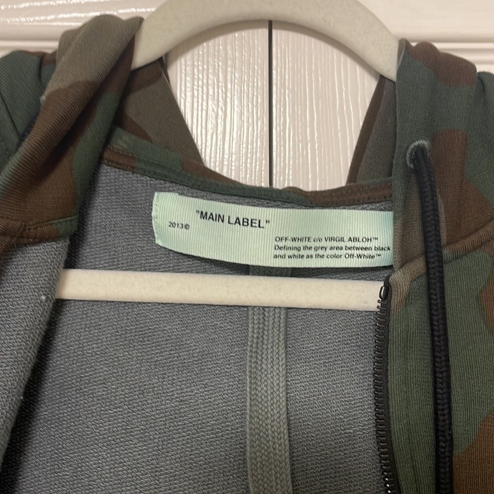 Off White Zip Up - image 5